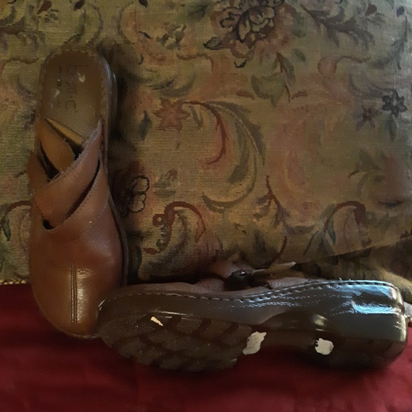 🌺BOC LEATHER Clogs - Picture 3 of 3